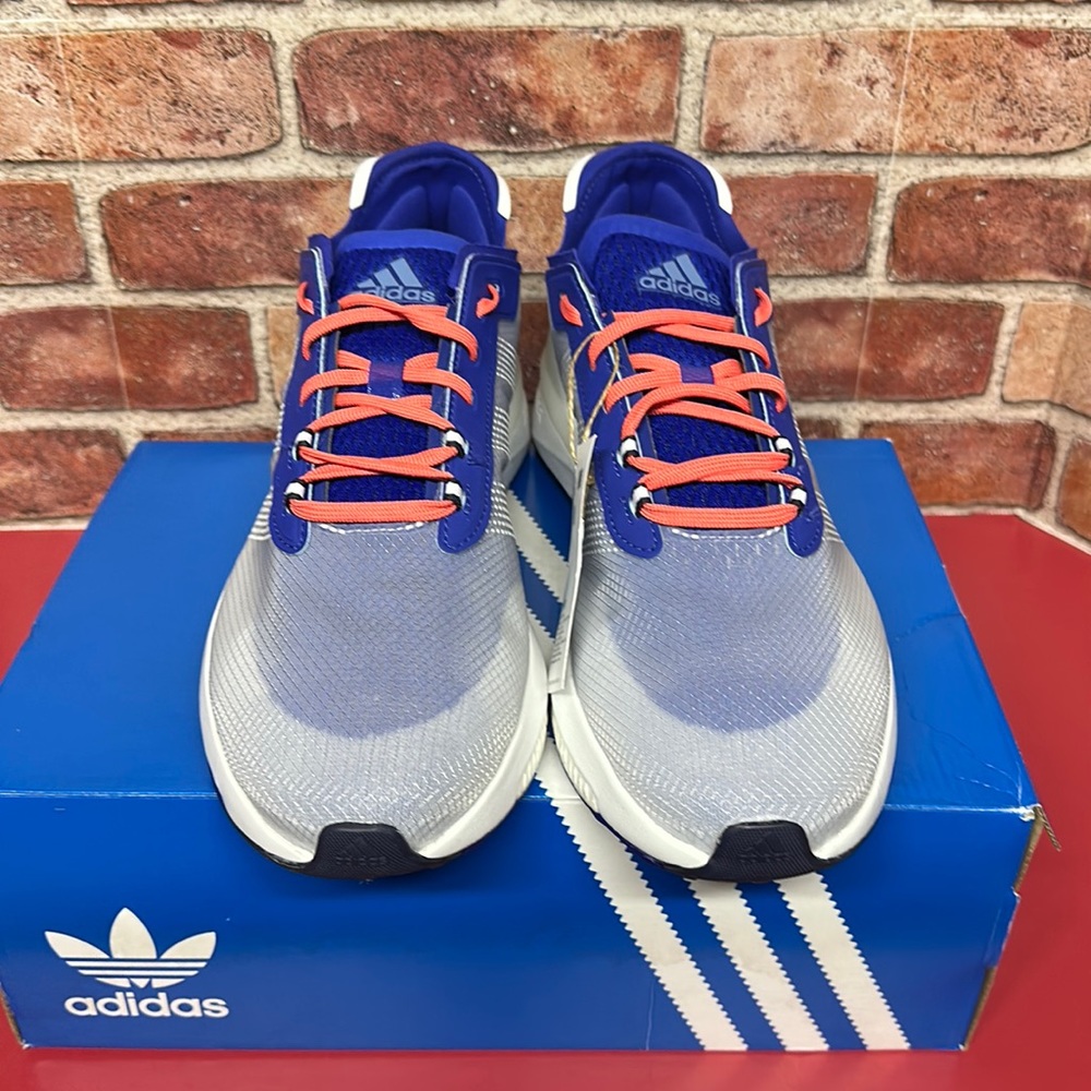 Adidas Boost sneakers - Picture 1 of 5